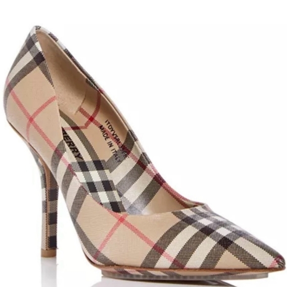 Burberry beautiful heels 👠 - Picture 1 of 6